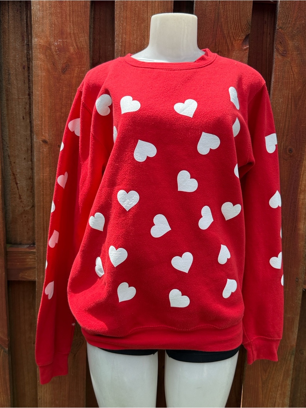 Pacific & Co Red All Over White Heart Print Crewneck Sweatshirt Small S